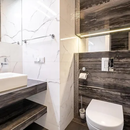 About Art - Ovo ורוצלב