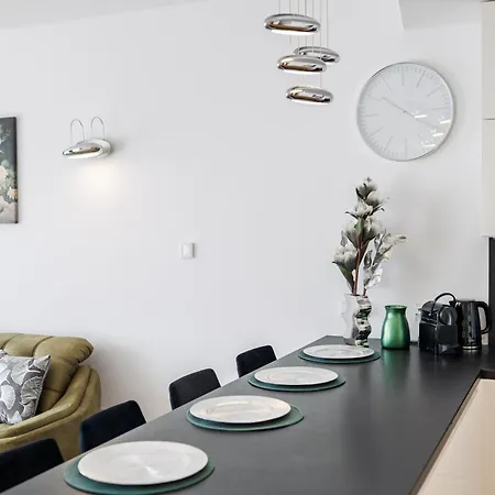 About Art - Ovo Apartment