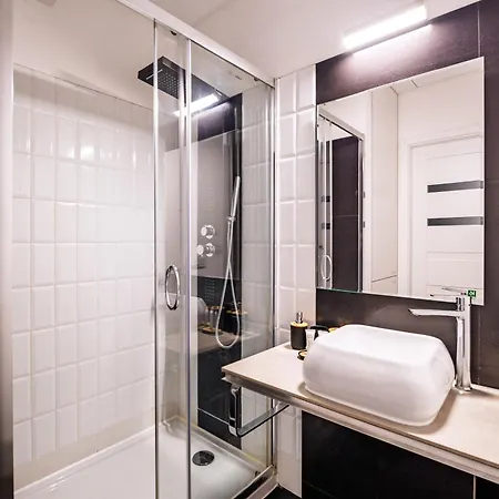 About Art - Ovo Apartment