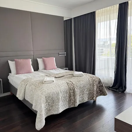 About Art - Ovo ורוצלב