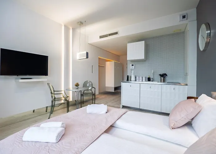 About Art - Ovo Apartment